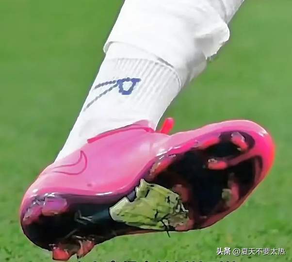 LOL赛场惊现“补丁战靴”?伊朗选手“黑科技”装备引发版本新思考